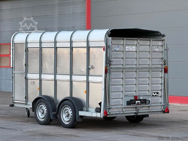 Pferdeanhänger IFOR WILLIAMS SB 2 TA35 PKW Tandem Viehanhänger