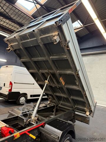 Transporter mit Kipper NISSAN NT 400 Cabstar 3 Seiten Kipper Klima AHK 3,5T