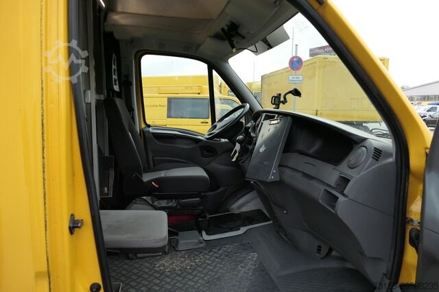 Transporter mit Koffer iveco Daily 35 S11 C30C KURZ AUTOMATIK KAMERA Regale LUFT DURCHGANG EURO-5 CoC