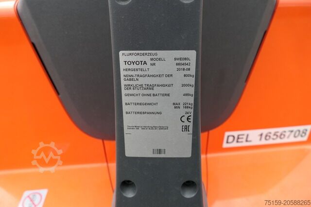 Manual stacker toyota SWE 080L