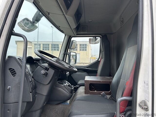 PLATFORM WITH RAMPS Renault D 180 Q.li - 280 Cv