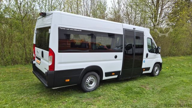 Minibus Opel Movano Bürgerbus Lagerfahrzeug Stock