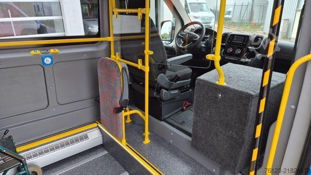 Minibus Opel Movano Bürgerbus Lagerfahrzeug Stock