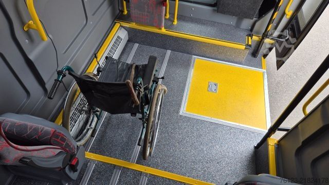 Minibus Opel Movano Bürgerbus Lagerfahrzeug Stock
