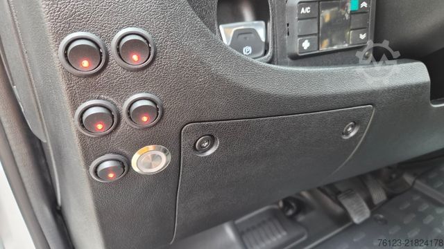 Minibus Opel Movano Bürgerbus Lagerfahrzeug Stock