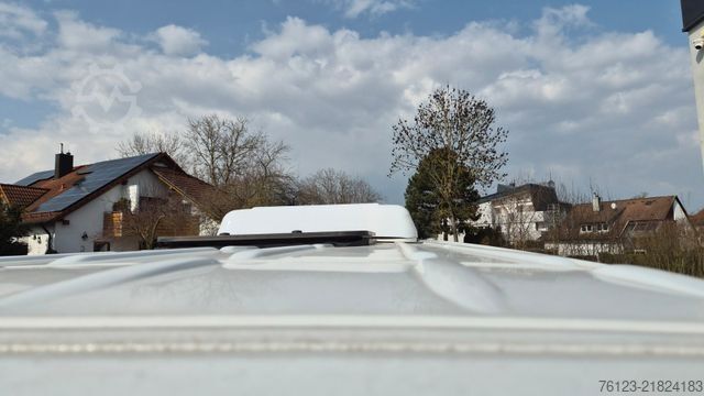Minibus MERCEDES-BENZ 519  Allrad 4 x 4 Lagerfahrzeug Stock 20 Sitzer