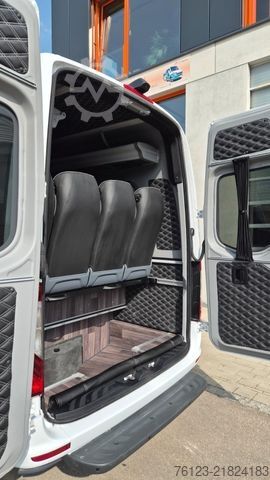 Minibus MERCEDES-BENZ 519  Allrad 4 x 4 Lagerfahrzeug Stock 20 Sitzer