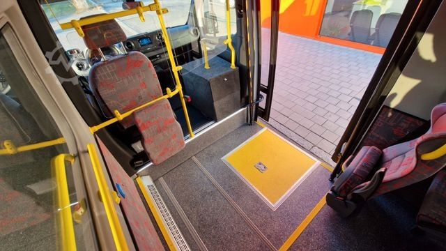 City bus MERCEDES-BENZ Bürgerbus Sprinter 907 Niederflur 9 Sitze