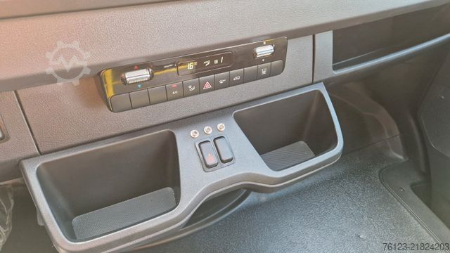 City bus MERCEDES-BENZ Bürgerbus Sprinter 907  Niederflur 9 Sitze