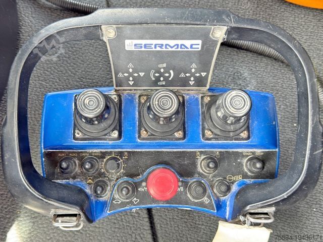 Concrete pump truck MERCEDES-BENZ AROCS 3743 * Betonpumpe + FUNK * 8x4 * TOP