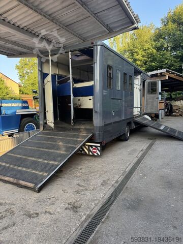 Horse transporter, racehorse transport, motorhome, truck Mercedes Pferderenntransport Pferderenntransporter 1120