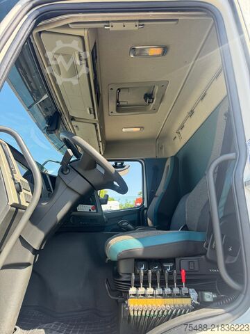 4-Achs TRIDEM 8x2 Volvo FM 500 GANCIO SCARRABILE 4 TON