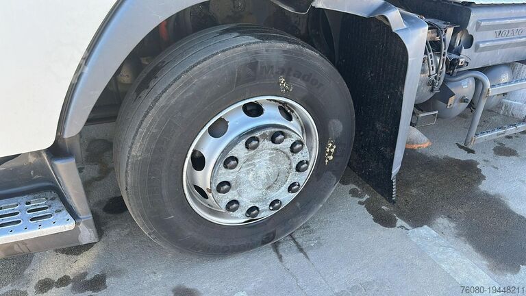 Standard tractor Volvo FH 400 (GOOD CONDITION / CLEAN CHASSIS / EURO 5)