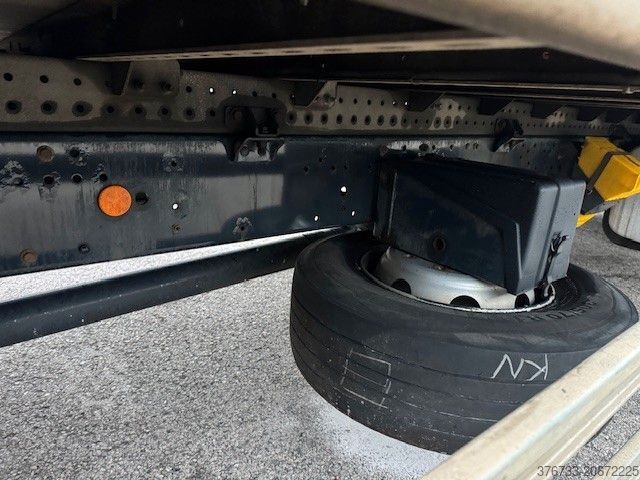 Box truck IVECO ML160E25/P E6C Klima Koffer 8,49 mtr.