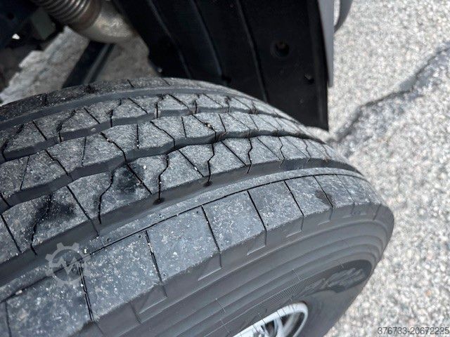 Box truck IVECO ML160E25/P E6C Klima Koffer 8,49 mtr.