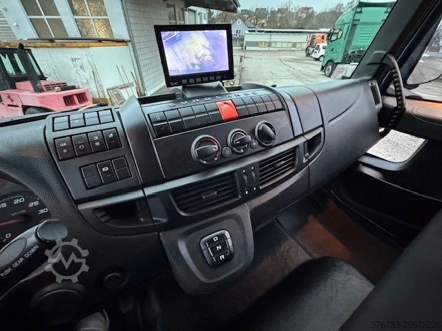 Box truck IVECO ML160E25/P E6C Klima Koffer 8,49 mtr.