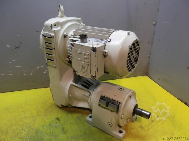 Regelbarer Getriebemotor 0,55 kW 21-86 U/min SEW-EURODRIVE R40VU1