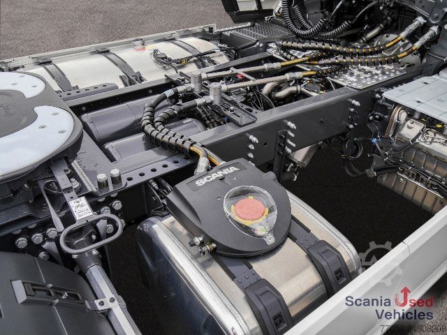 Standard tractor unit Scania R 560 A4x2LA - SUPER / Hydraulik -