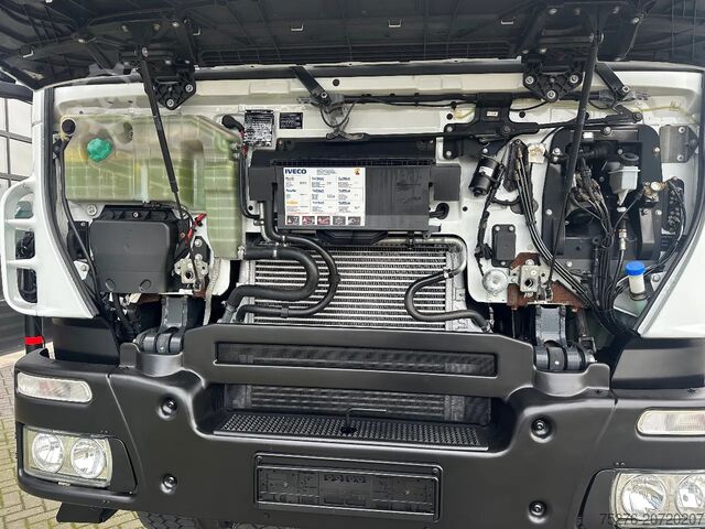 Kranwagen Iveco Trakker 410 4x4 Hiab 244-5 + Fly jib , winch 12...