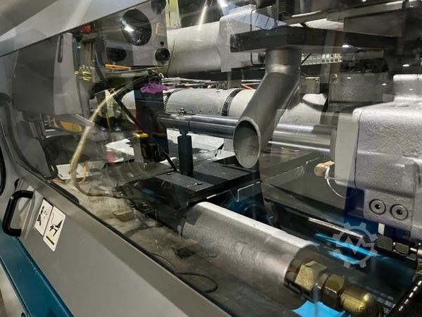 Injection molding machine Boy 90 M
