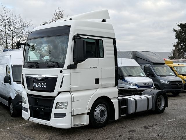 Volumen SZM MAN TGX 18.440 XLX MEGA Klimaauto Motorbremse 2xTank