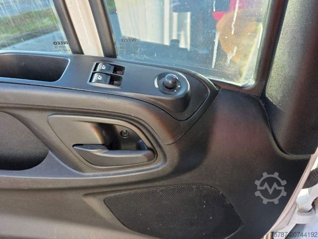 Transporter mit Koffer IVECO 35S15/ 35-150 Koffer, Klima, manuelle Schaltung