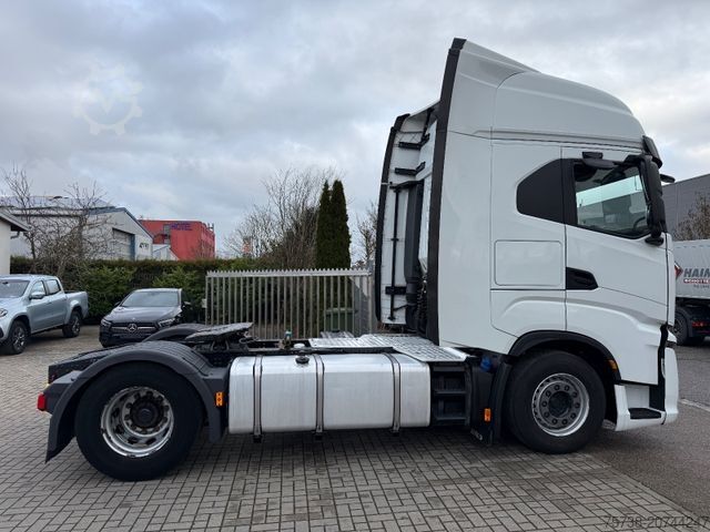 Standard SZM IVECO S-Wax 480/Intarder/Hydraulik/Navi/Spoiler/EURO6D