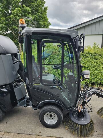 Road sweeper Kärcher MIC34