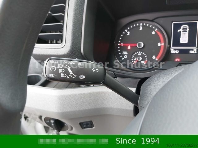 Minibus VOLKSWAGEN Crafter 35 2,0TDi 140PS MR2 HochFWD/AHK3,0t