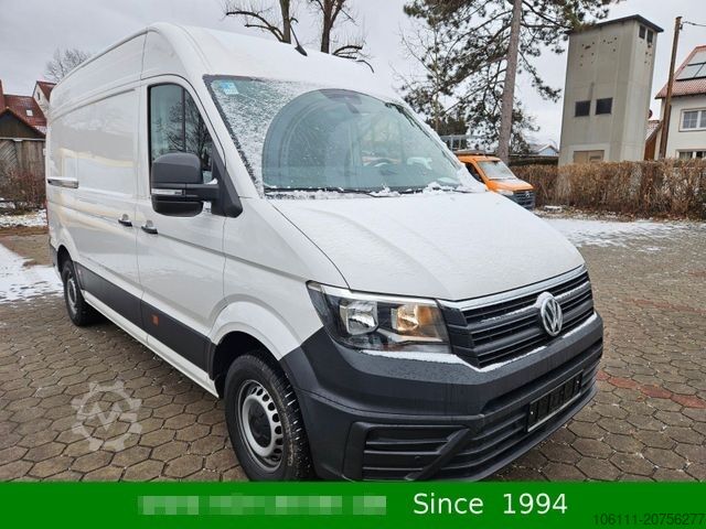 Minibus VOLKSWAGEN Crafter 35 2,0TDi 140PS MR2 HochFWD/AHK3,0t