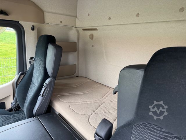 LKW mit Getränkeaufbau MERCEDES-BENZ ACTROS 2540 L/ 2 x LBW / LENKACHSE / KOMPLETTZUG