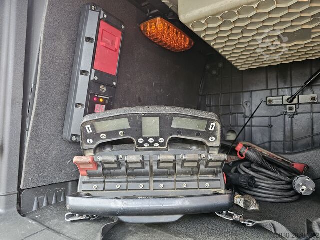 Kranwagen Volvo FH 540 8x4*4 / HIAB 548E-9 CRANE + WINCH / KRAN