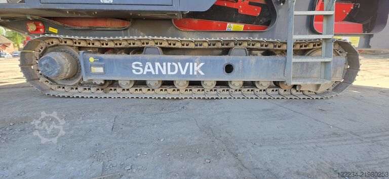 Mobile jaw crusher Sandvik QJ241 Sandvik QJ241 jaw crusher