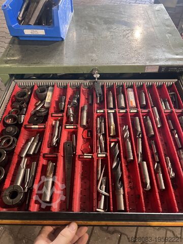 Konventionelle Universal Werkzeugfräse Correa F3UA