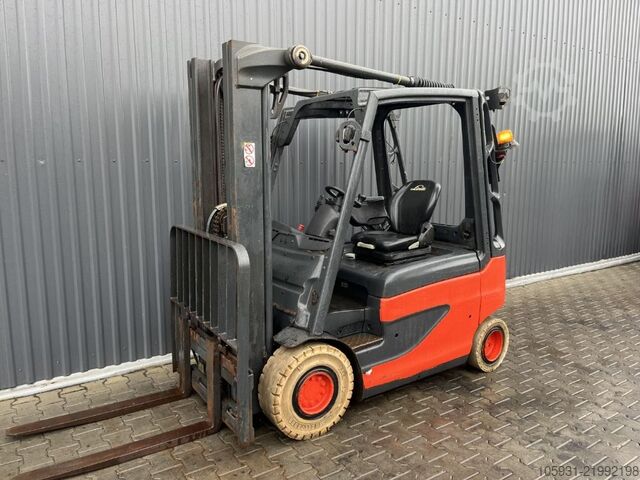 Electric 4-wheel forklift Linde E25-01