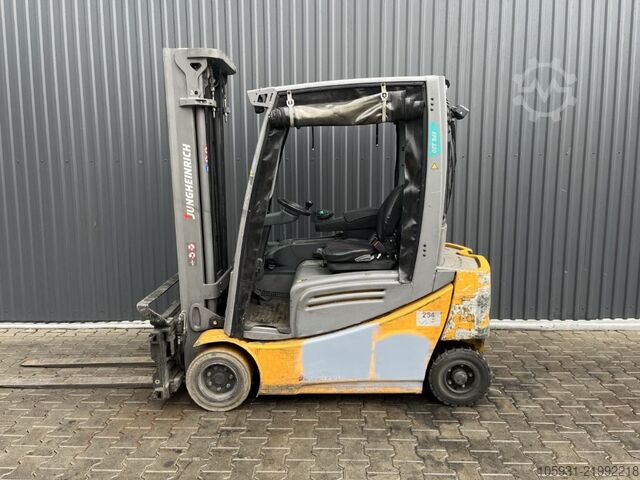 Elektro 4 Rad-Stapler Jungheinrich EFG320
