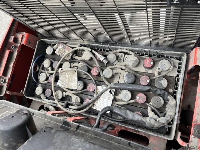 Deichselstapler Linde L14