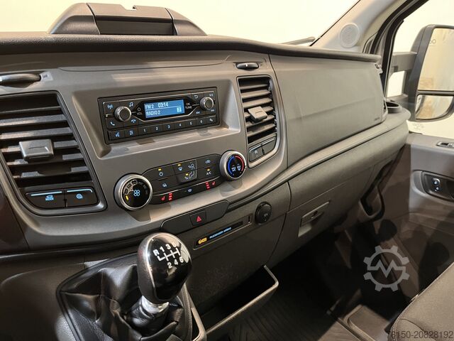 Platform truck with crane Ford Transit 350 2.0 TDCI L2H1 Trend MHEV 130 PK Ope...