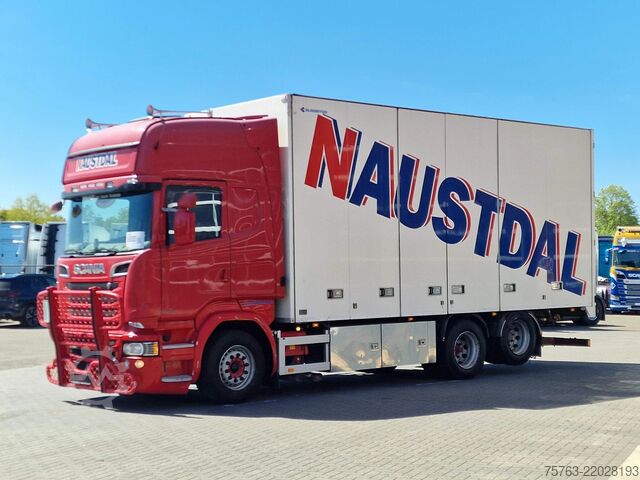 Suitcase Scania R580 V8 Topline 6x2 - Box with sidedoors - Reta...