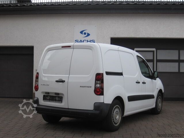 Customized van Peugeot Partner HDI Hygieneausbau 3-Sitzer M+S