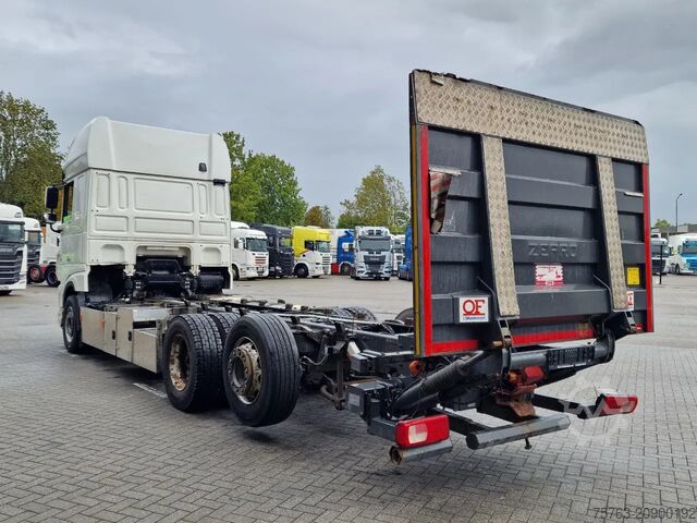 Chassis with cab DAF XF 530 SuperSpaceCab 6x2*4 - Chassis 740 cm - L...