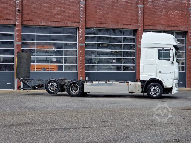 Chassis with cab DAF XF 530 SuperSpaceCab 6x2*4 - Chassis 740 cm - L...
