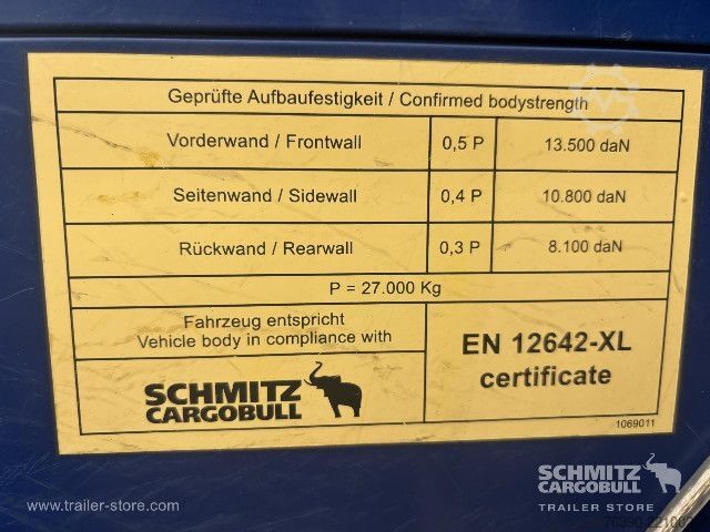 Auflieger mit Pritsche & Plane Schmitz Cargobull Semitrailer Curtainsider Mega