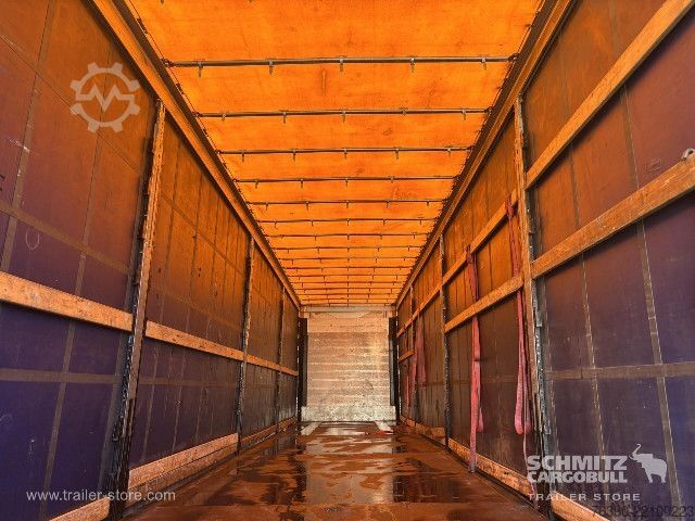 Auflieger mit Pritsche & Plane Schmitz Cargobull Semitrailer Curtainsider Mega