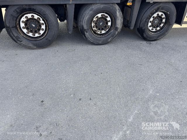 Auflieger mit Pritsche & Plane Schmitz Cargobull Semitrailer Curtainsider Mega