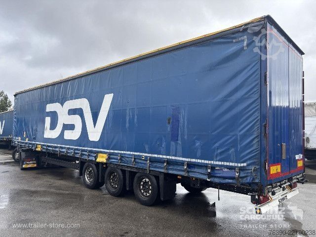 Auflieger mit Pritsche & Plane Schmitz Cargobull Semitrailer Curtainsider Mega