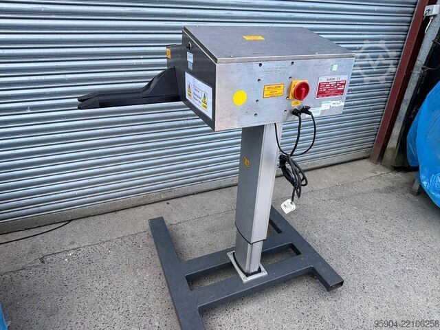 Bag sealing machine Saxon Continuous Bag Sealer SB1000 Electric Lift Mast