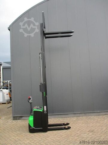 High lifting pallet truck CESAB S212