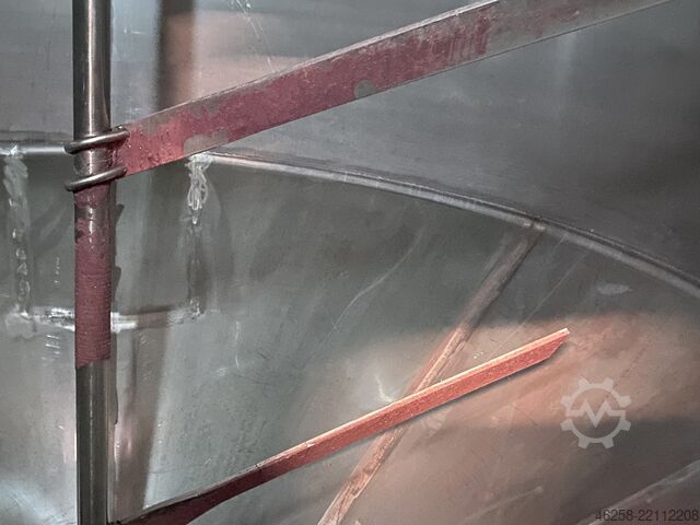 Fermentation tank for red wine with agitator  