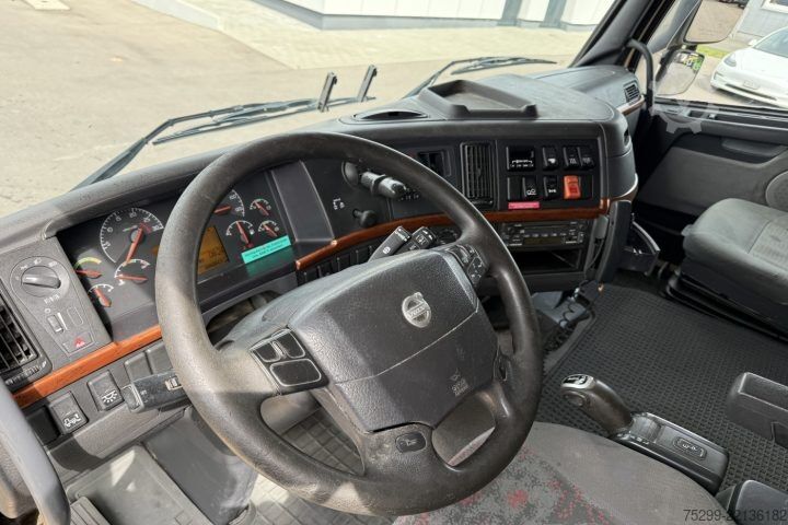 Flatbed truck Volvo FH12-460 6x2 Brücke / Swiss-Vehicle
